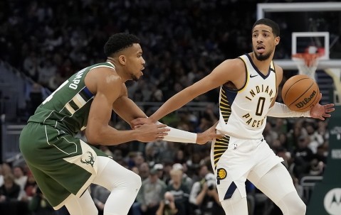 开云体育-密尔沃基雄鹿发布备战花絮；集结日完成体检；NBA总决赛任务艰巨；赛程密集仍需轮换的简单介绍