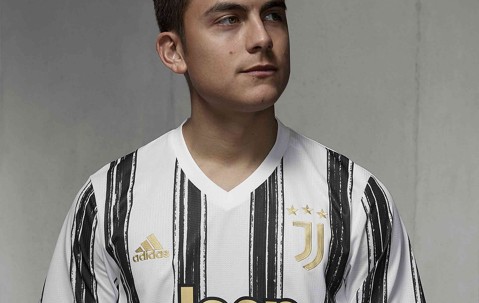 开云体育-詹姆斯在尤文图斯比赛中夺冠，持续失利引发热议！比赛高潮迭起的简单介绍